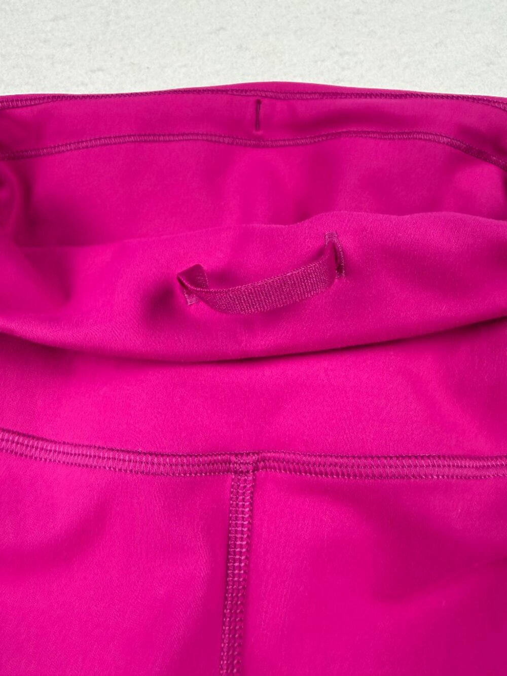 Lululemon Ripened Raspberry Wonder Train High Rise 8" Shorts Size 4 - Picture 5 of 6